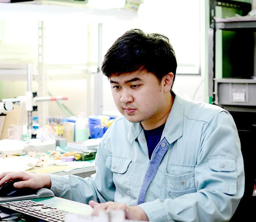 基板事業部 主任 金目 2012年入社